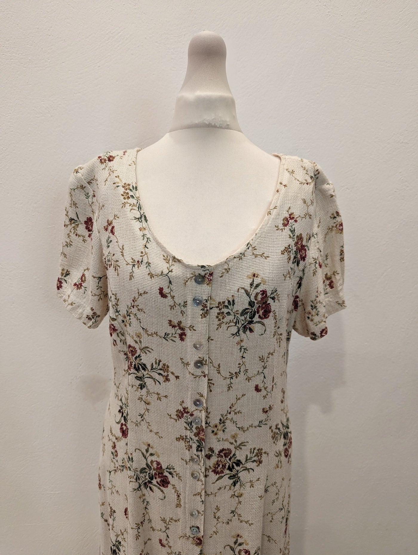 S Roberts Maxi Made In USA Cream with Florals 10/12