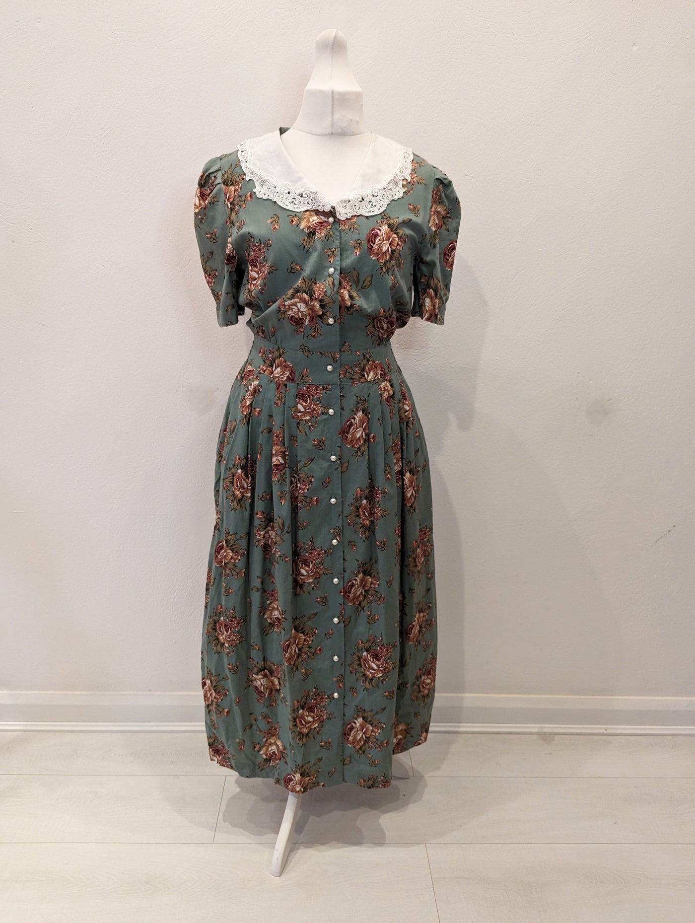 Miss Donby Maxi Pale green with florals & Collar 12/14
