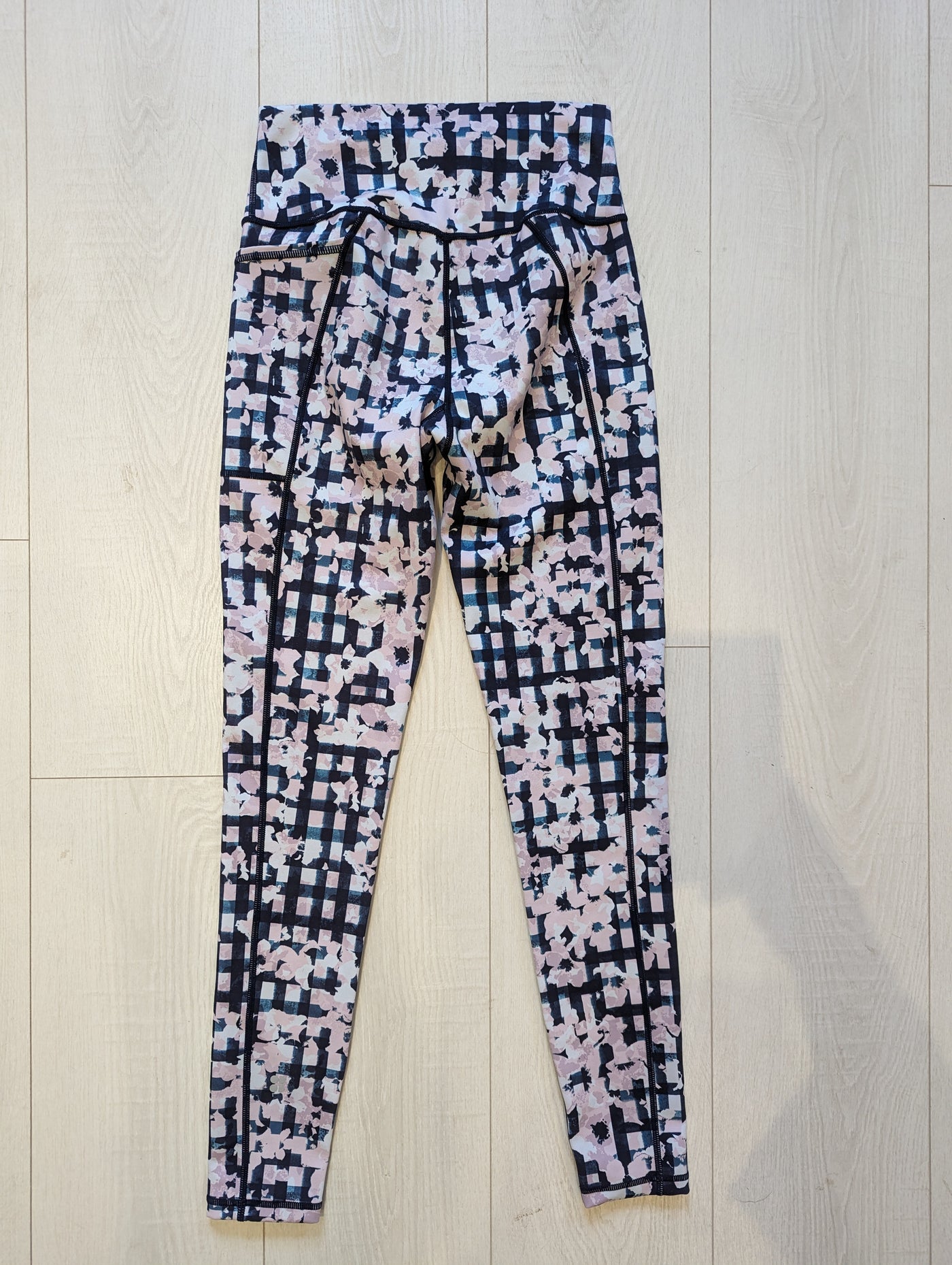 Sweaty Betty Navy & pink Leggings S