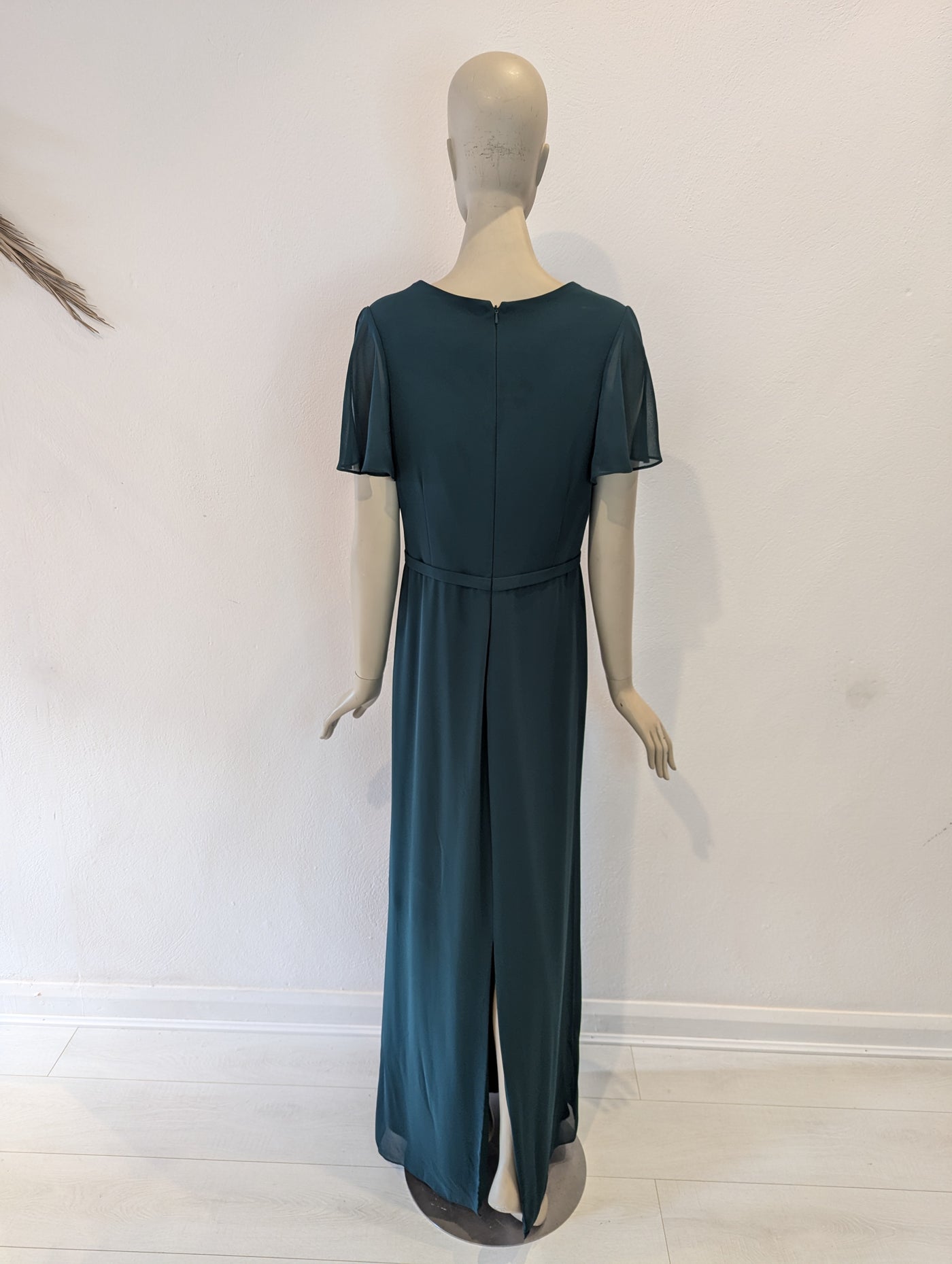 Green capped sleeve dress 16