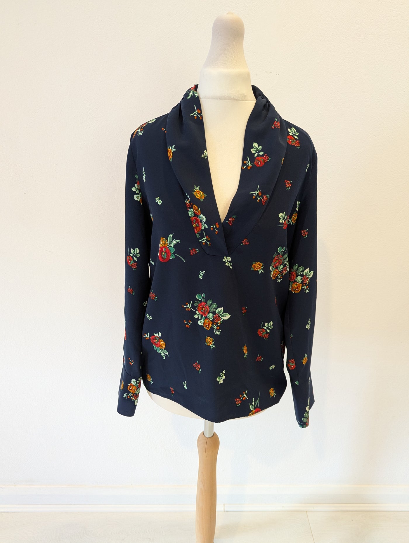 Zara Navy Flower Top S