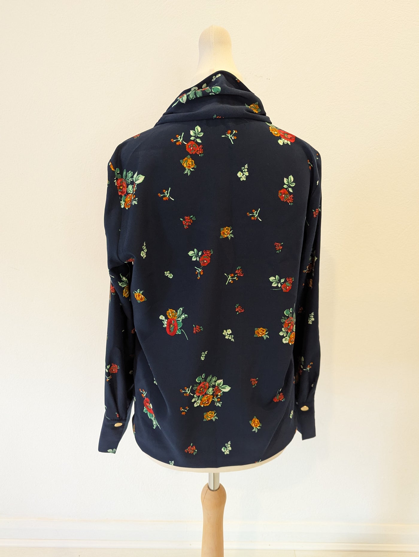 Zara Navy Flower Top S