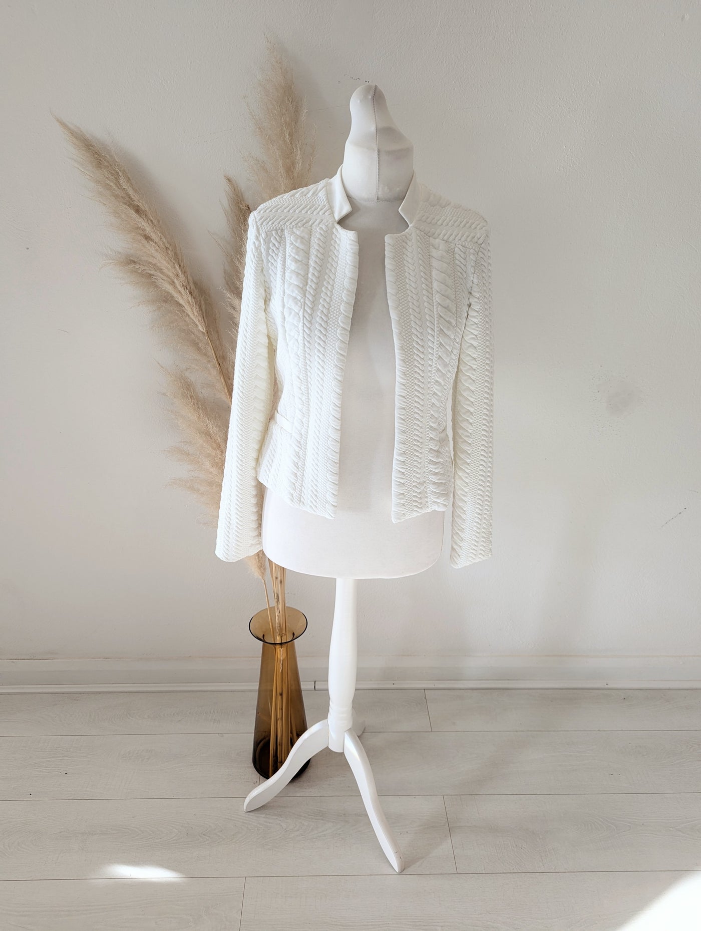 Madeleine White Cropped Jacket 14