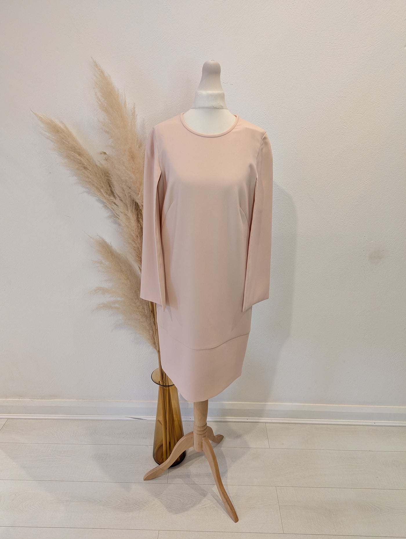 DKNY Blush Cape Sleeve Dress 8/10