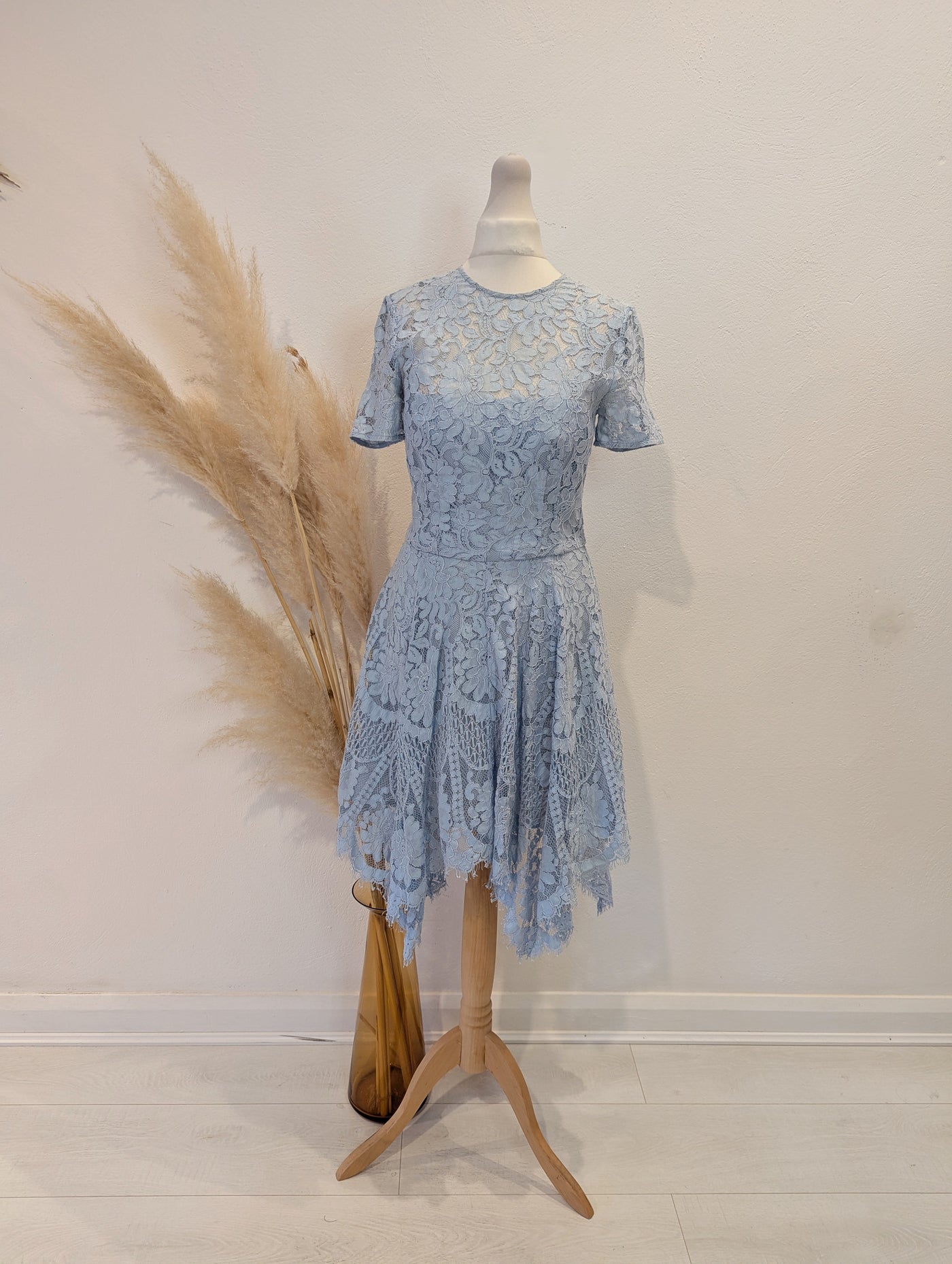 lover the label lace dress 01.02