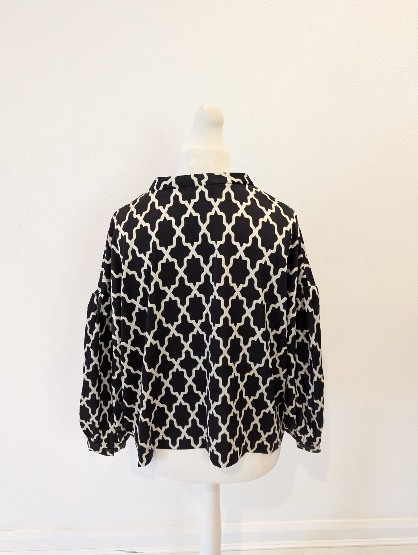 Anonyme Black tile print Top L