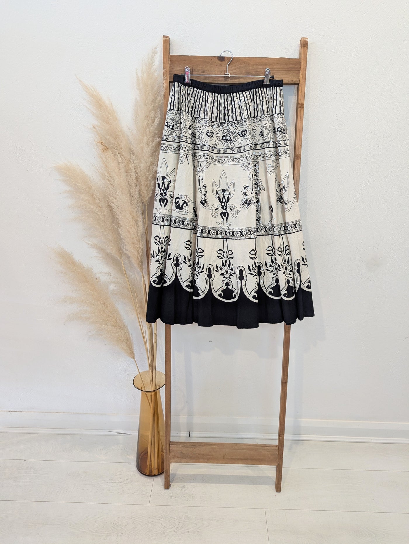 Classics Cream Black Skirt 14