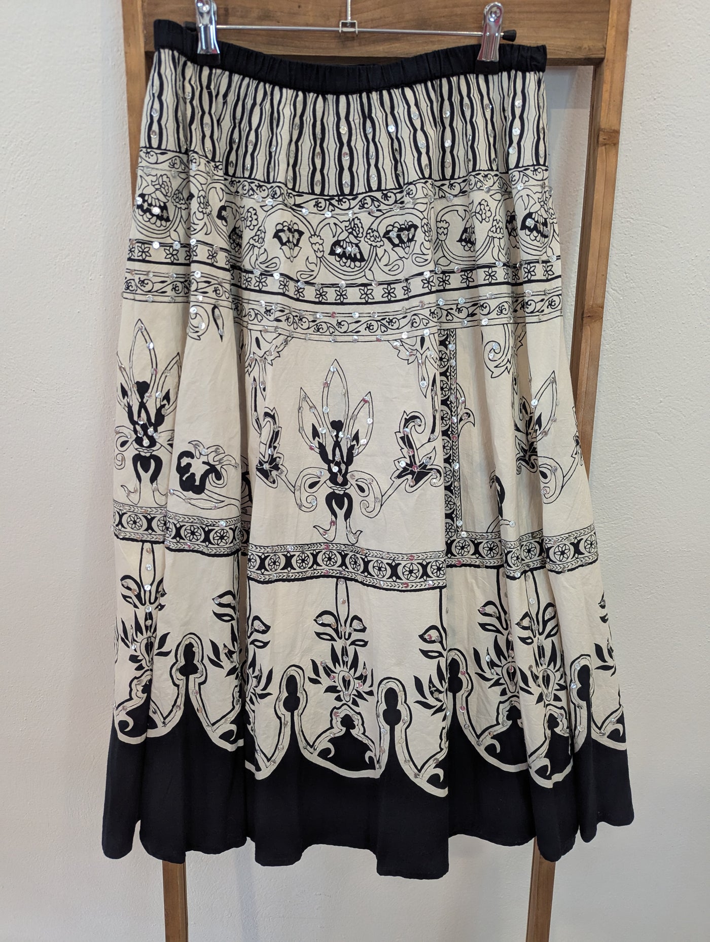Classics Cream Black Skirt 14