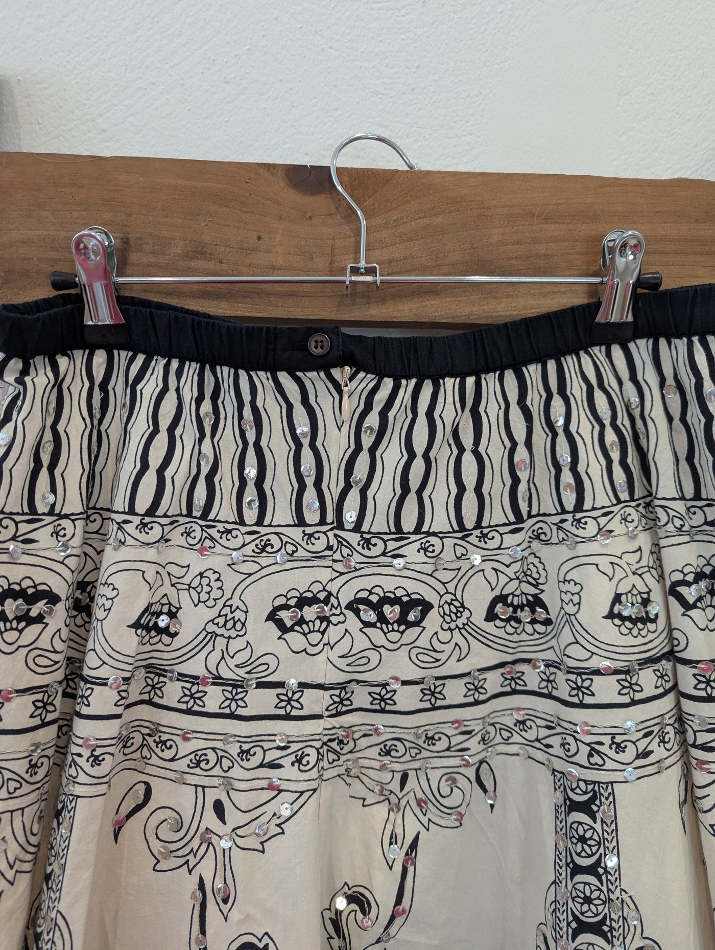 Classics Cream Black Skirt 14