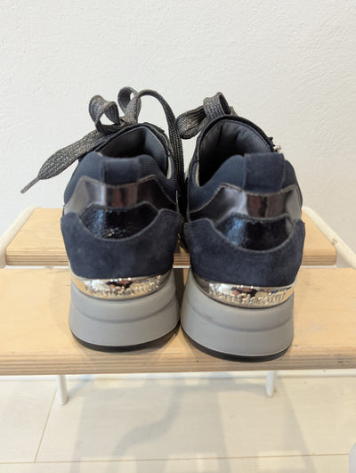 Nero Giardini Navy Trainers 4