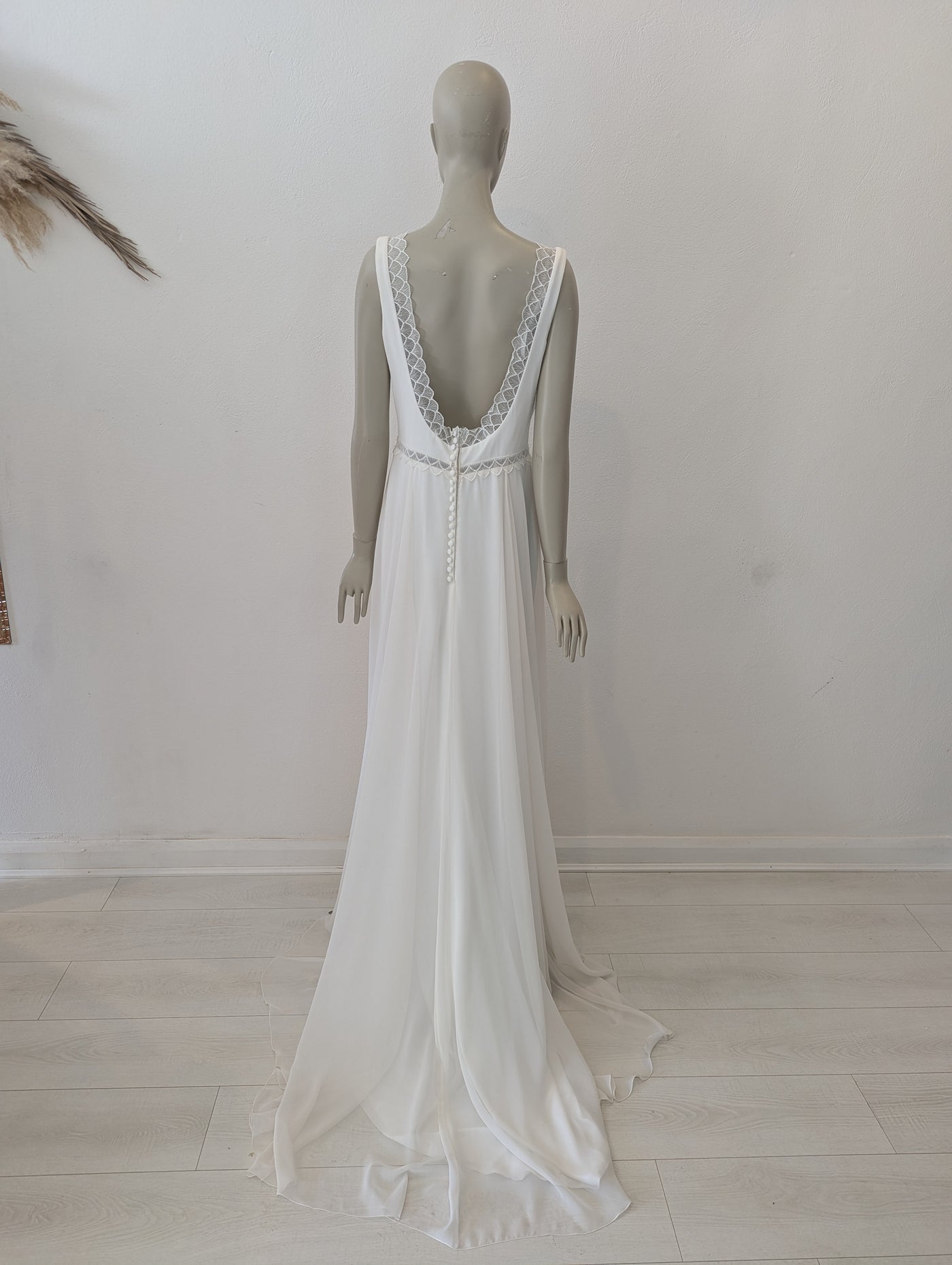 Marylise Let Love Rule 16 - £2000