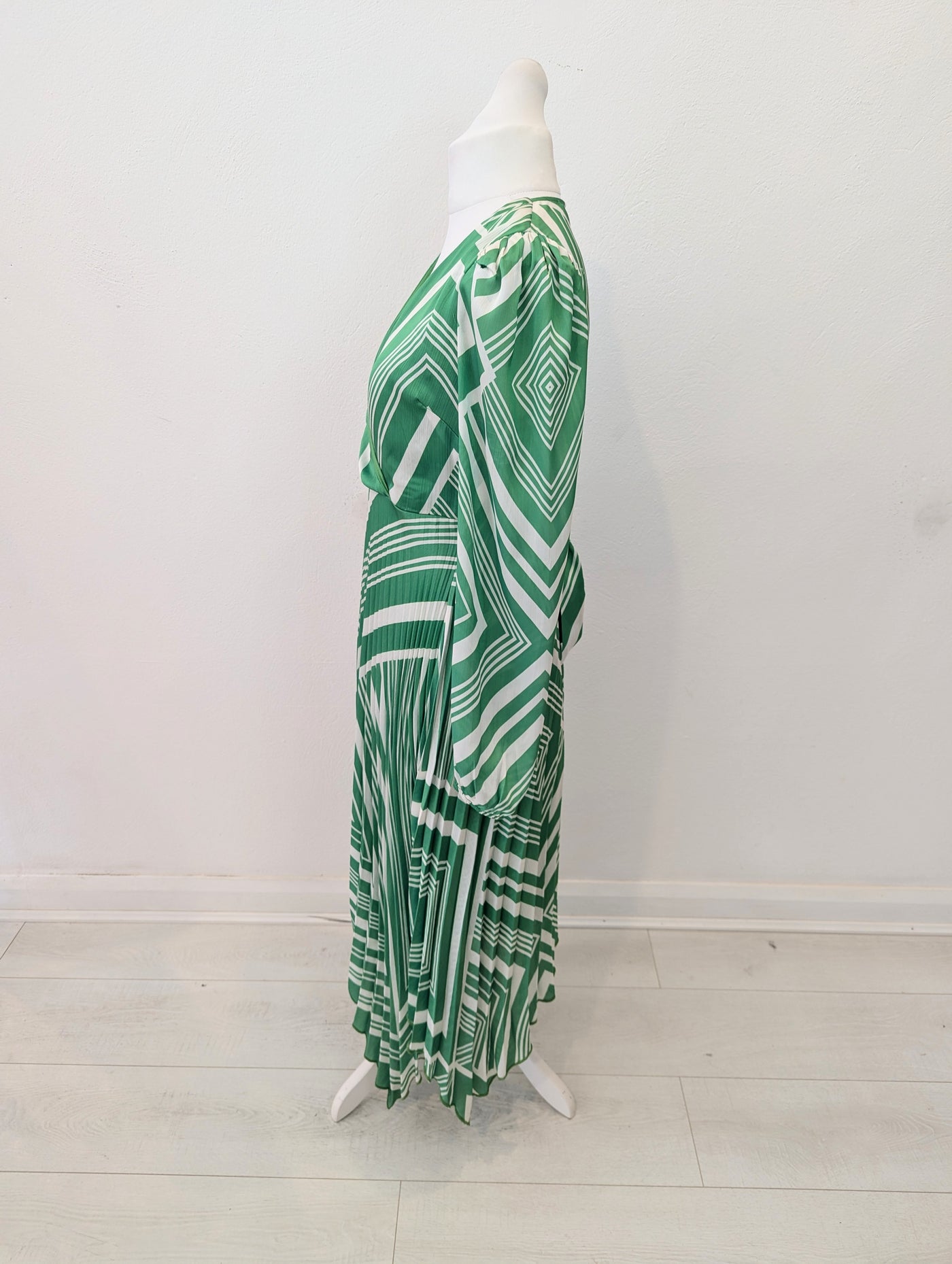 Lipsy Green & White maxi Dess 12 – The Wardrobe