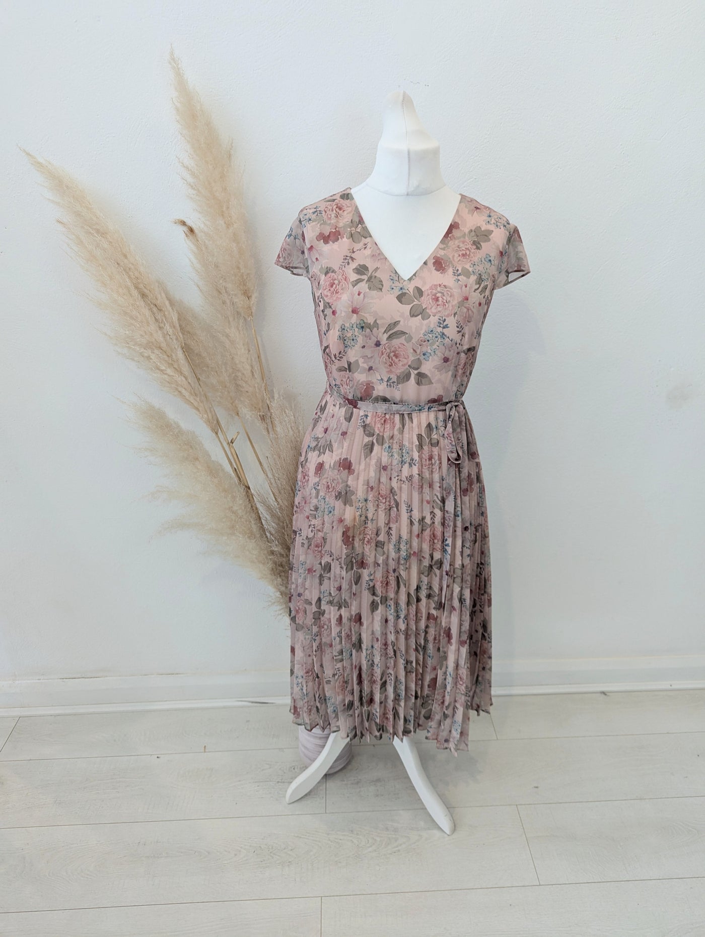 Madeleine Blush pleated dress 12