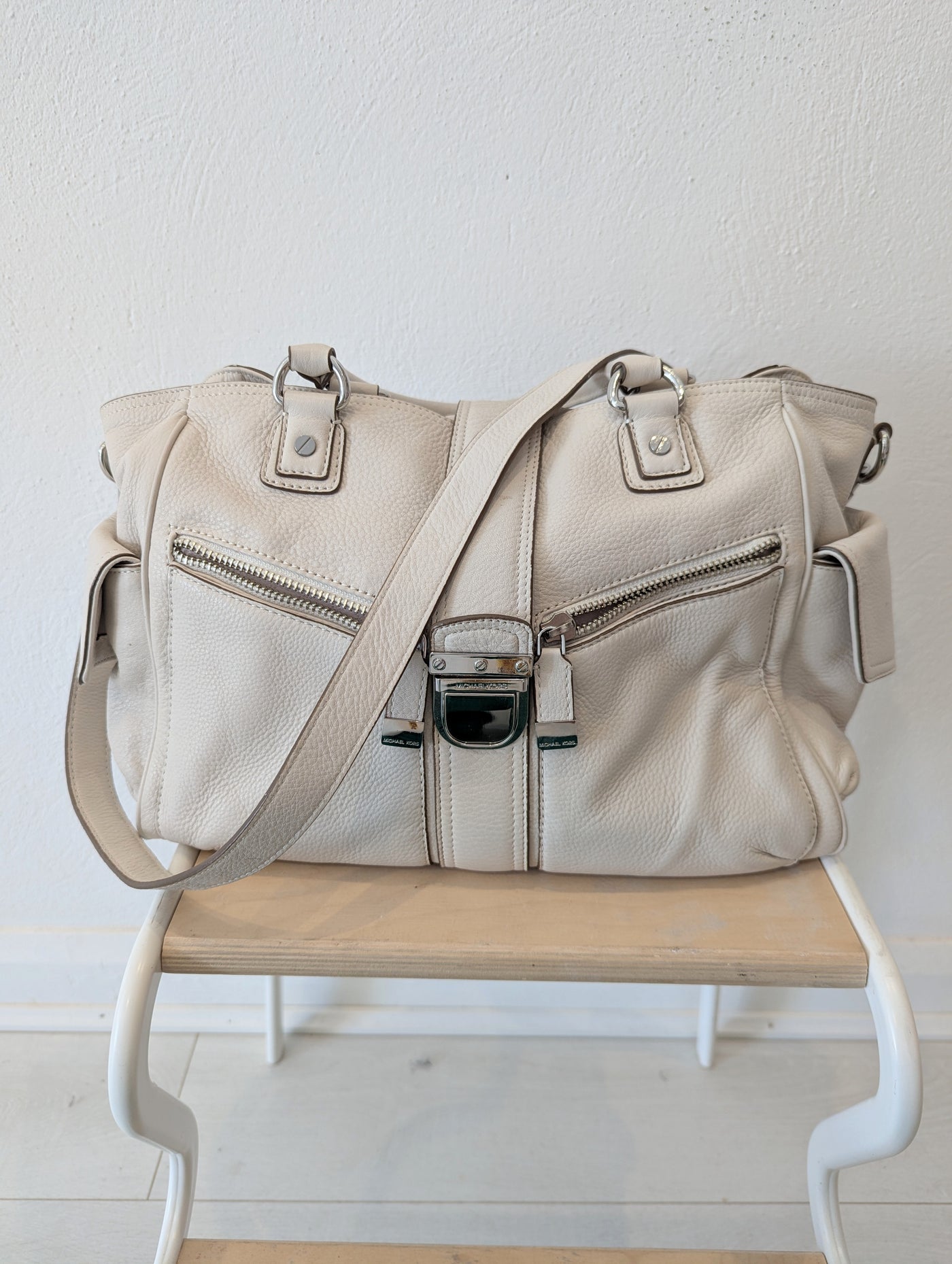 Micheal Kors Cream Bag