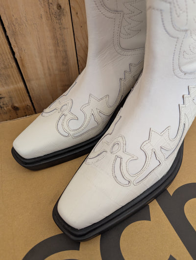 Schuh White Cowboy Boots 6 New