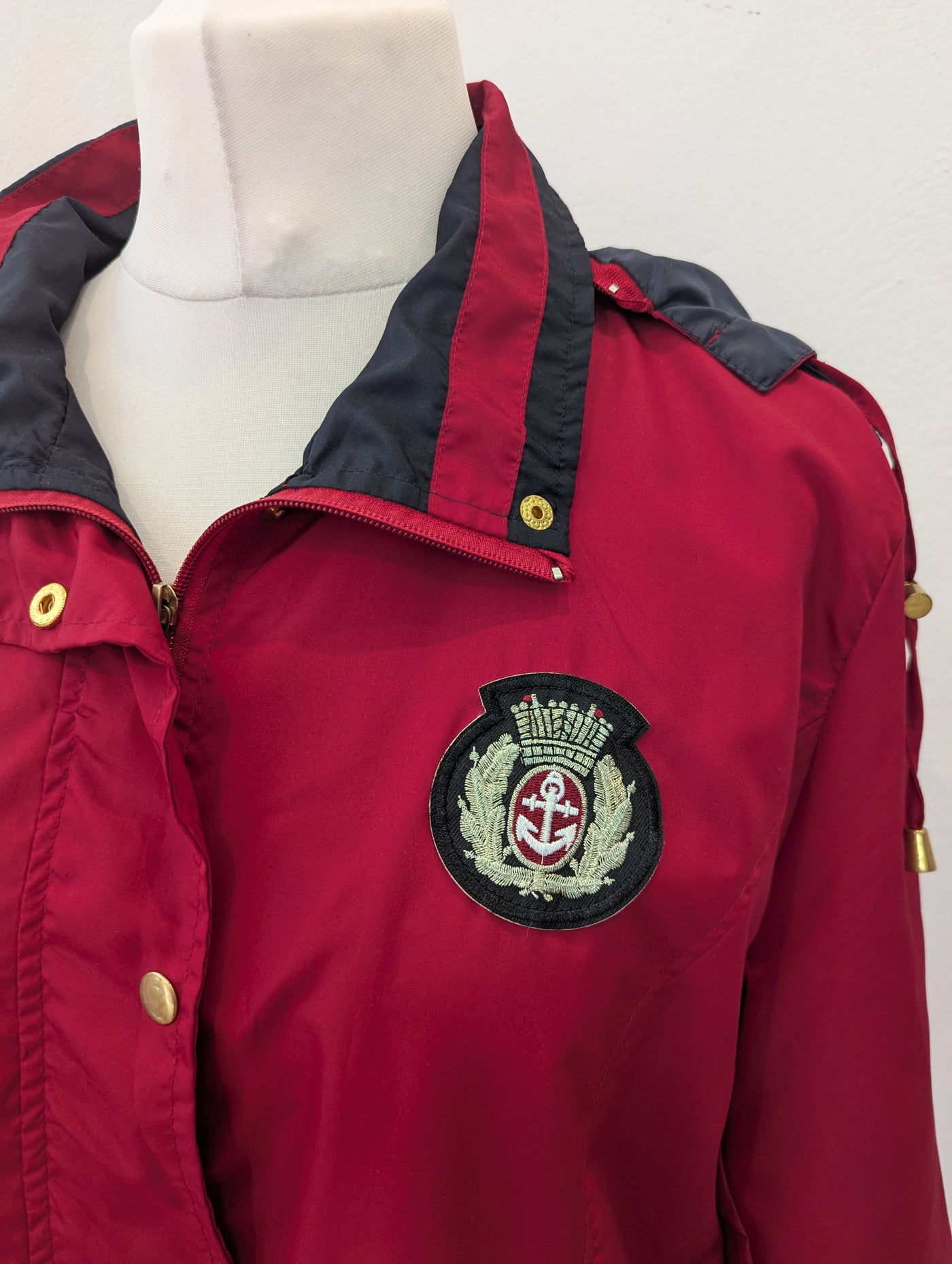 La Maison Du Jersey 1980s red rain Jacket 10/12