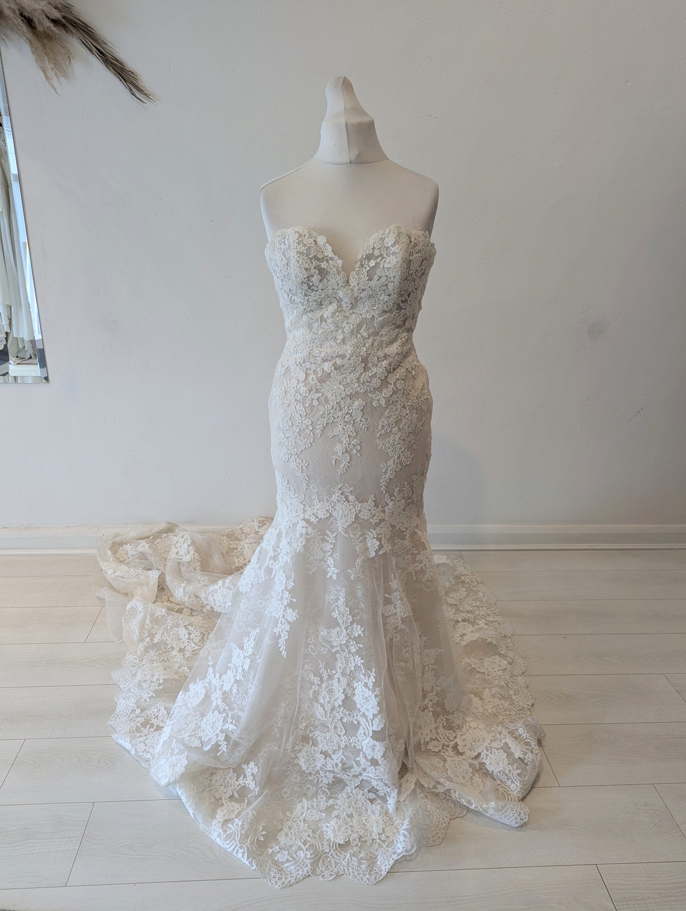 Enzoni Blue Marija 14 RRP £1890