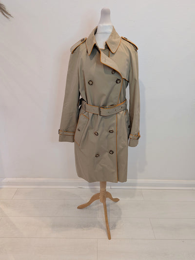 Burberry orange trim Trench 10