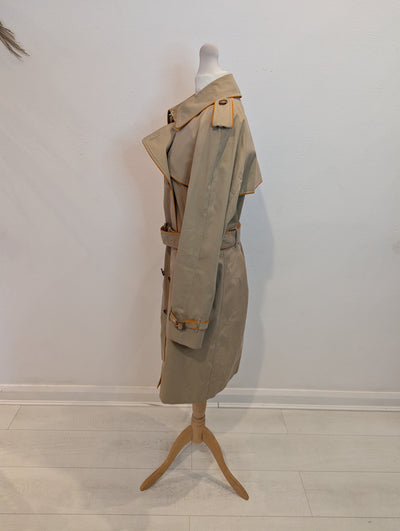 Burberry orange trim Trench 10