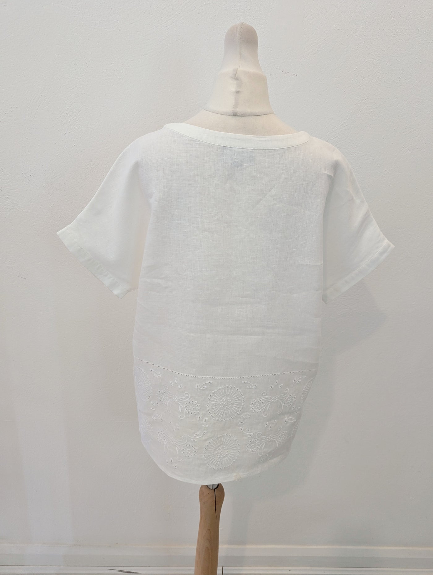 Pure Collection White Embroidered Linen top 10
