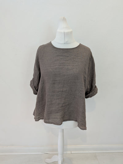 Style Hax Linen Top in Taupe