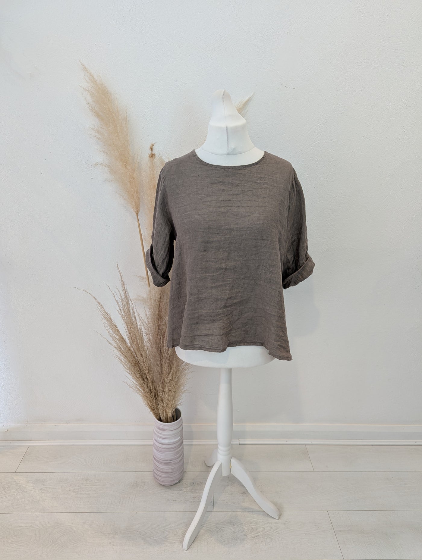 Style Hax Linen Top in Taupe