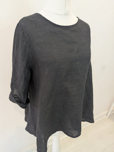 Style Hax Linen Top in Charcoal