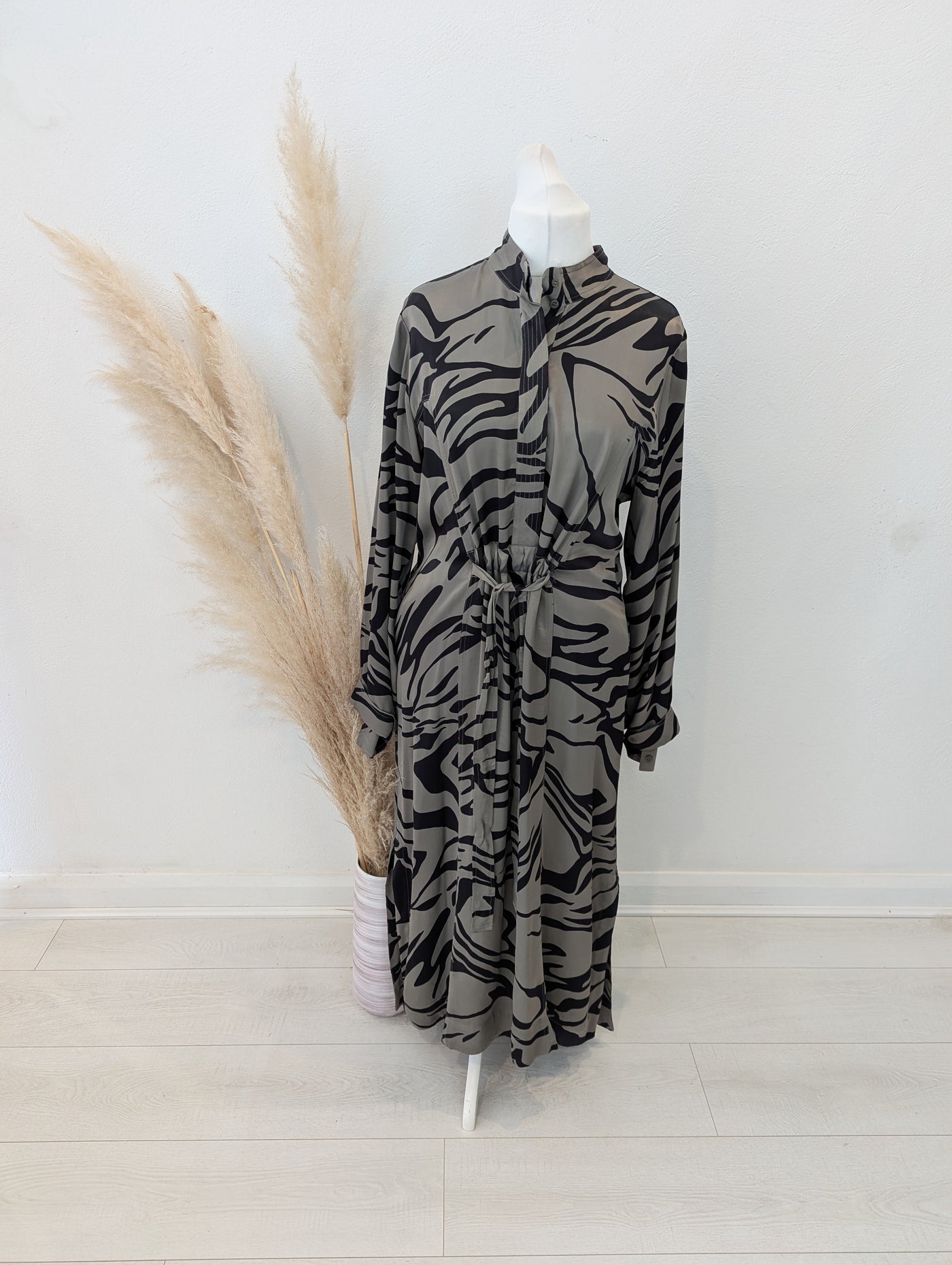 Second Female Khaki & Black Maxi Dress XL