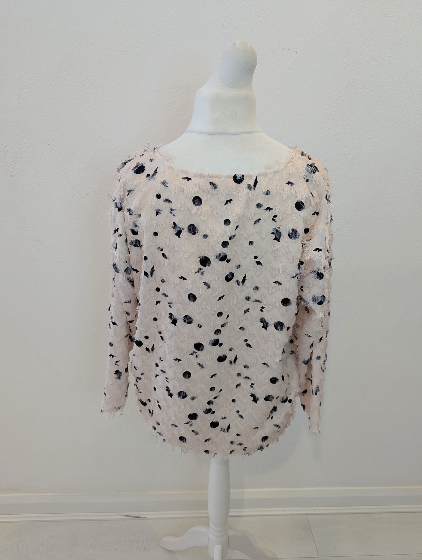 Karen Simonsen Cream Eyelash Top 12 RRP £85
