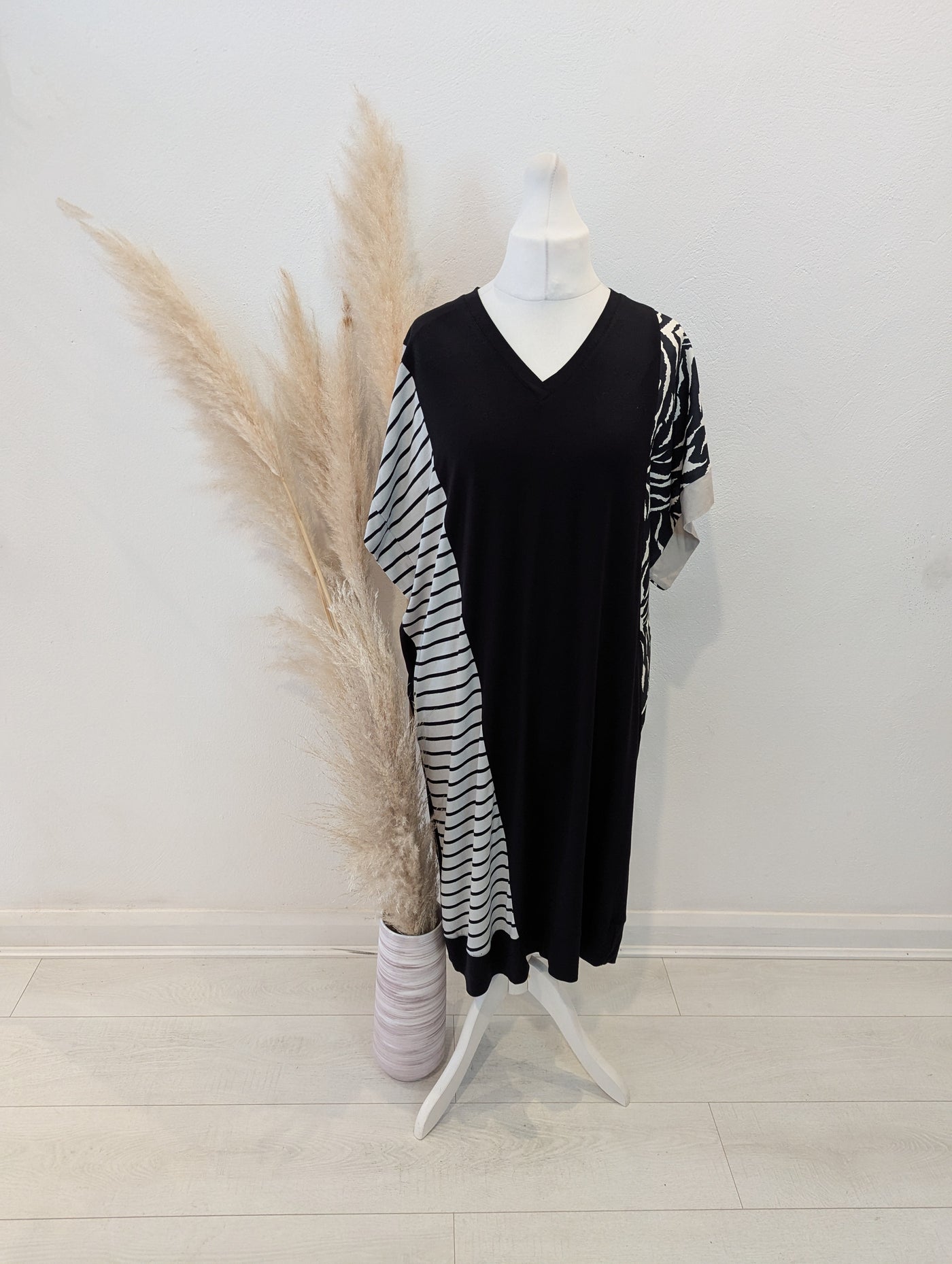Seva Black Stripe/Animal Kaftan XL
