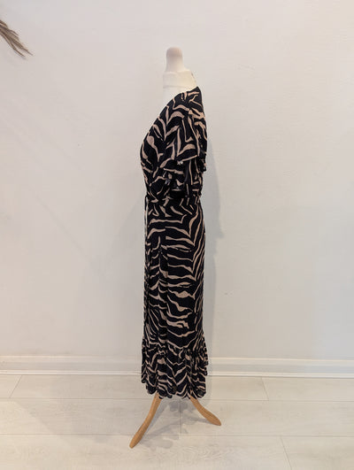 Lily and Lionel Black & Taupe Maxi S