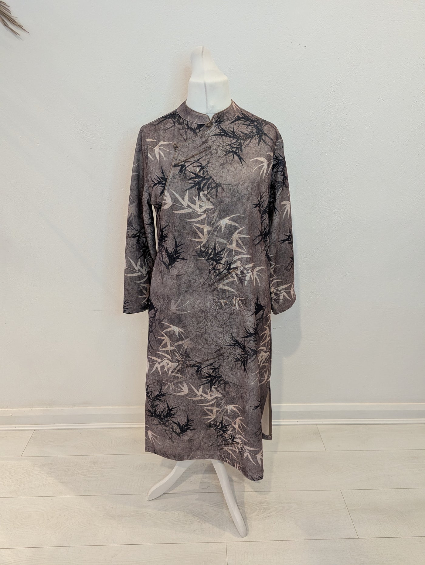 No Label Grey Leaf Chinese Dress XL