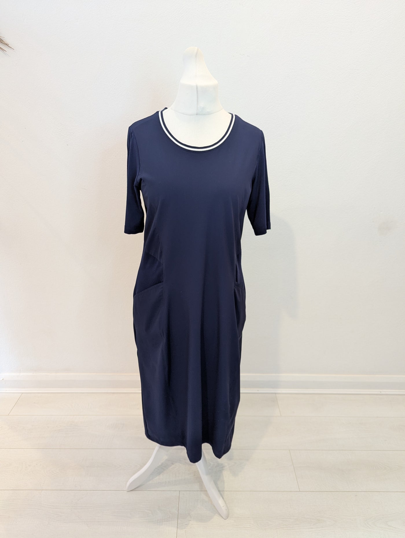 Naya Navy Pocket Maxi Medium