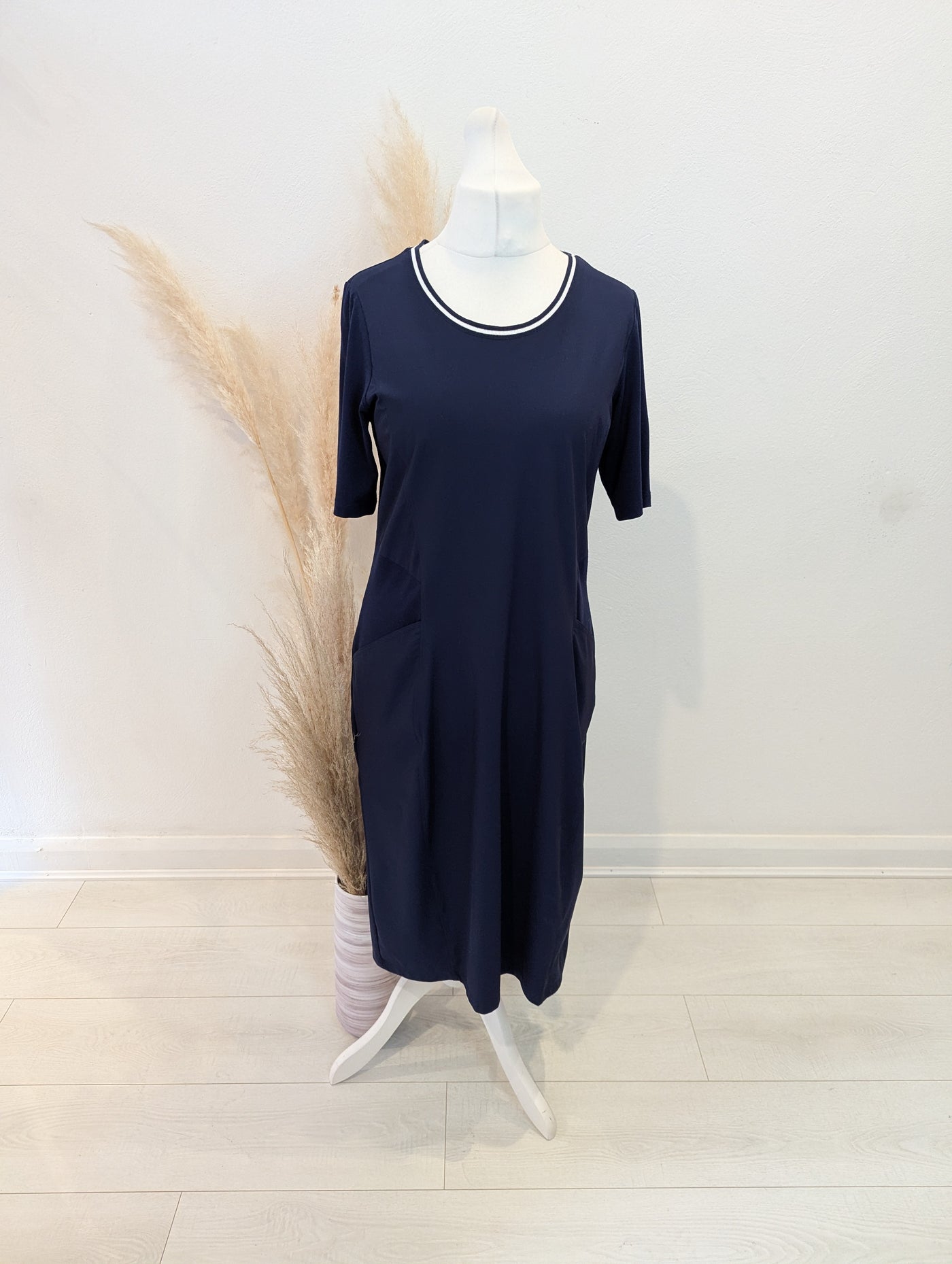 Naya Navy Pocket Maxi Medium