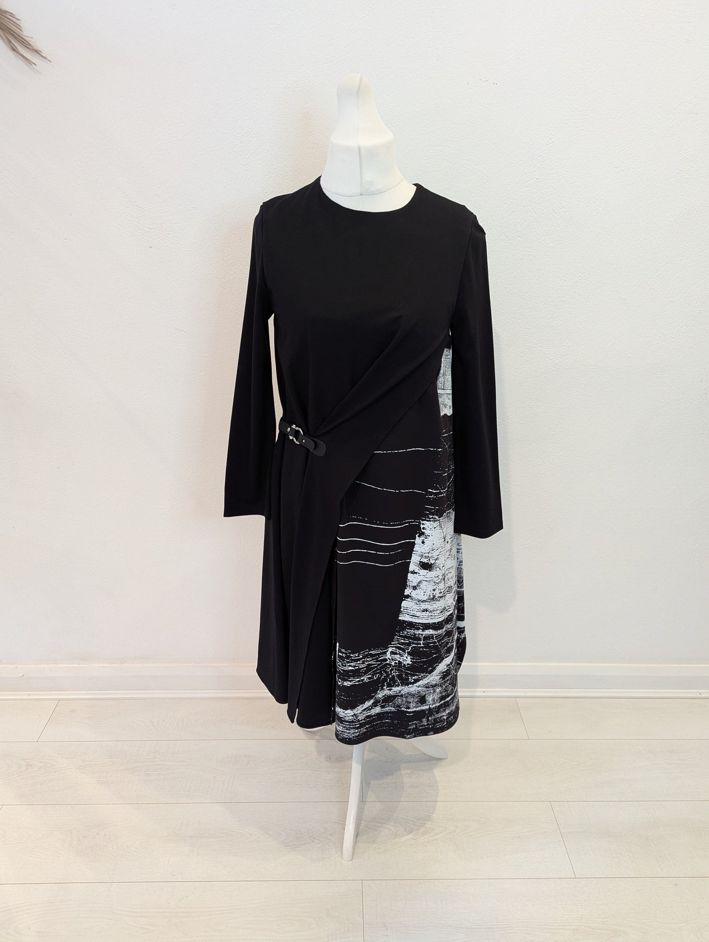Uchuu Montreal Black/White Jersey Mix Dress One Size