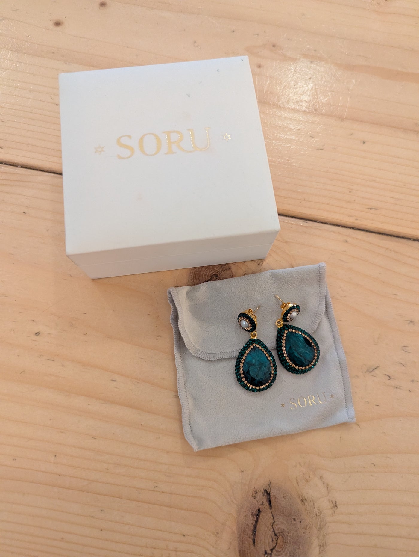 Soru Green Stone earrings