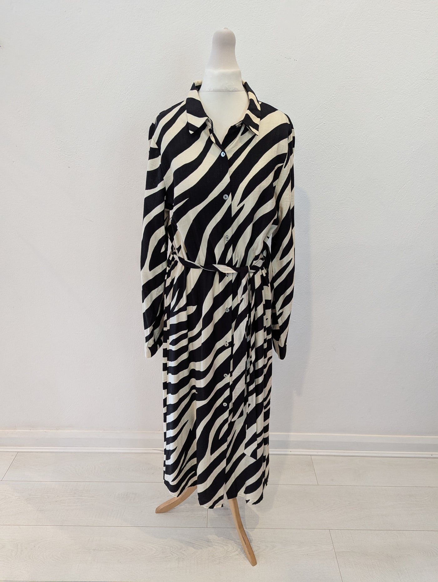 Vera & Lucy Black Zebra Dress S