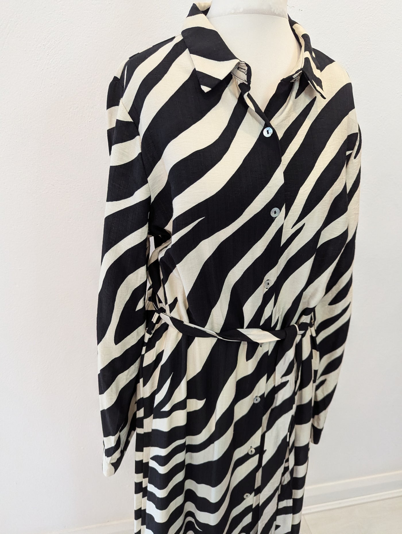 Vera & Lucy Black Zebra Dress S