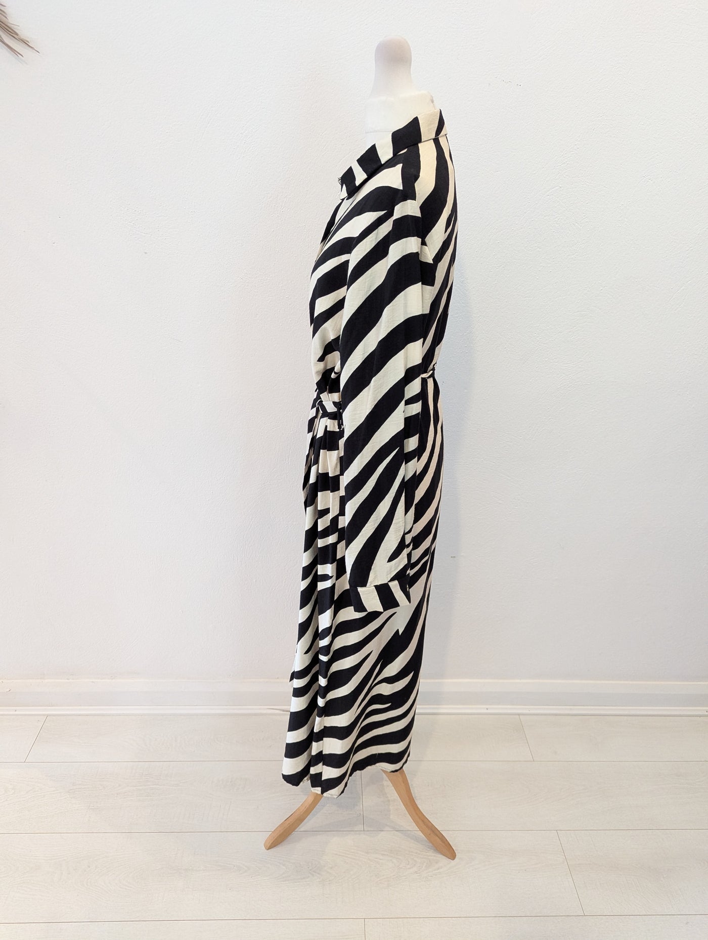 Vera & Lucy Black Zebra Dress S