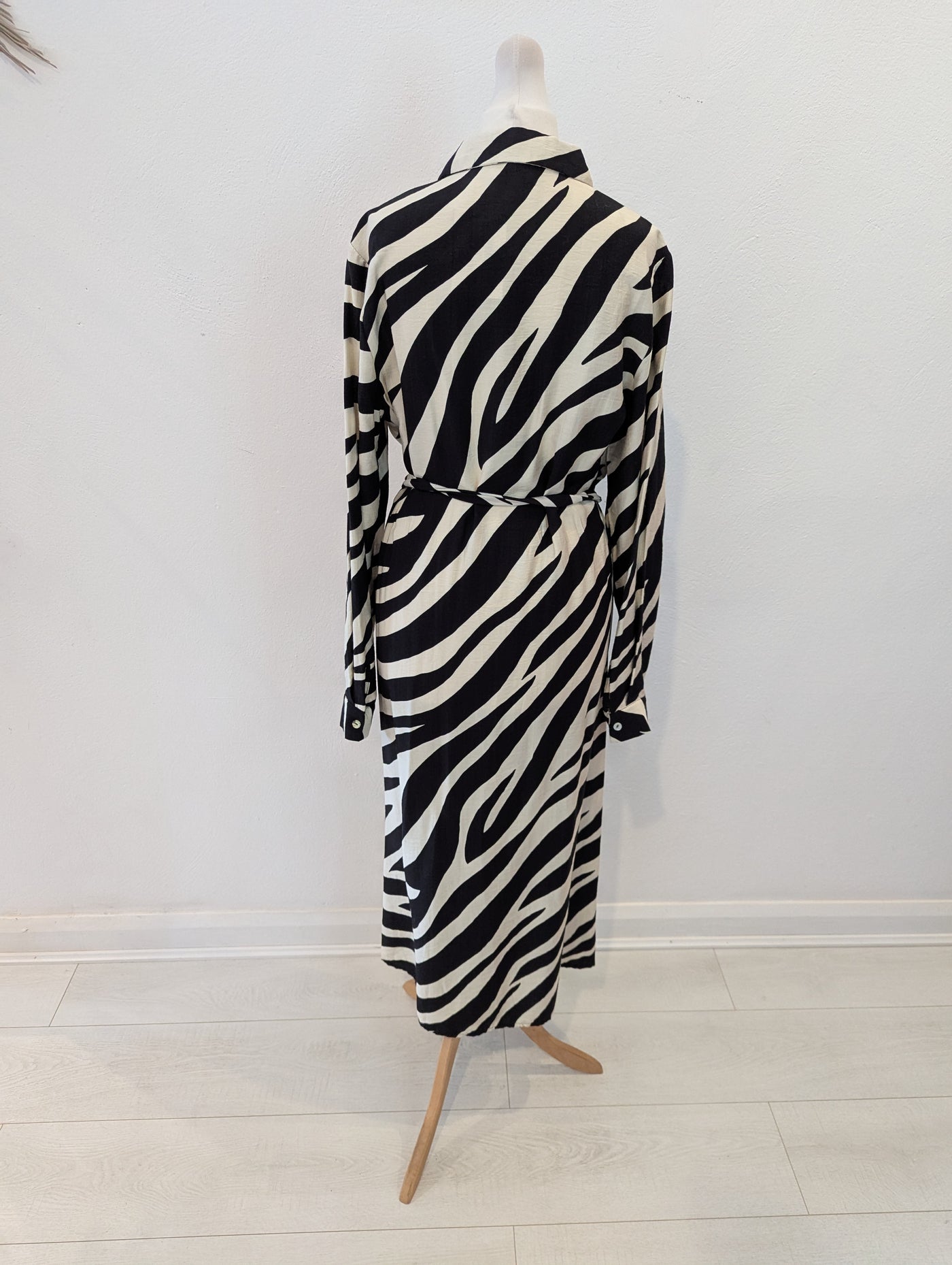 Vera & Lucy Black Zebra Dress S