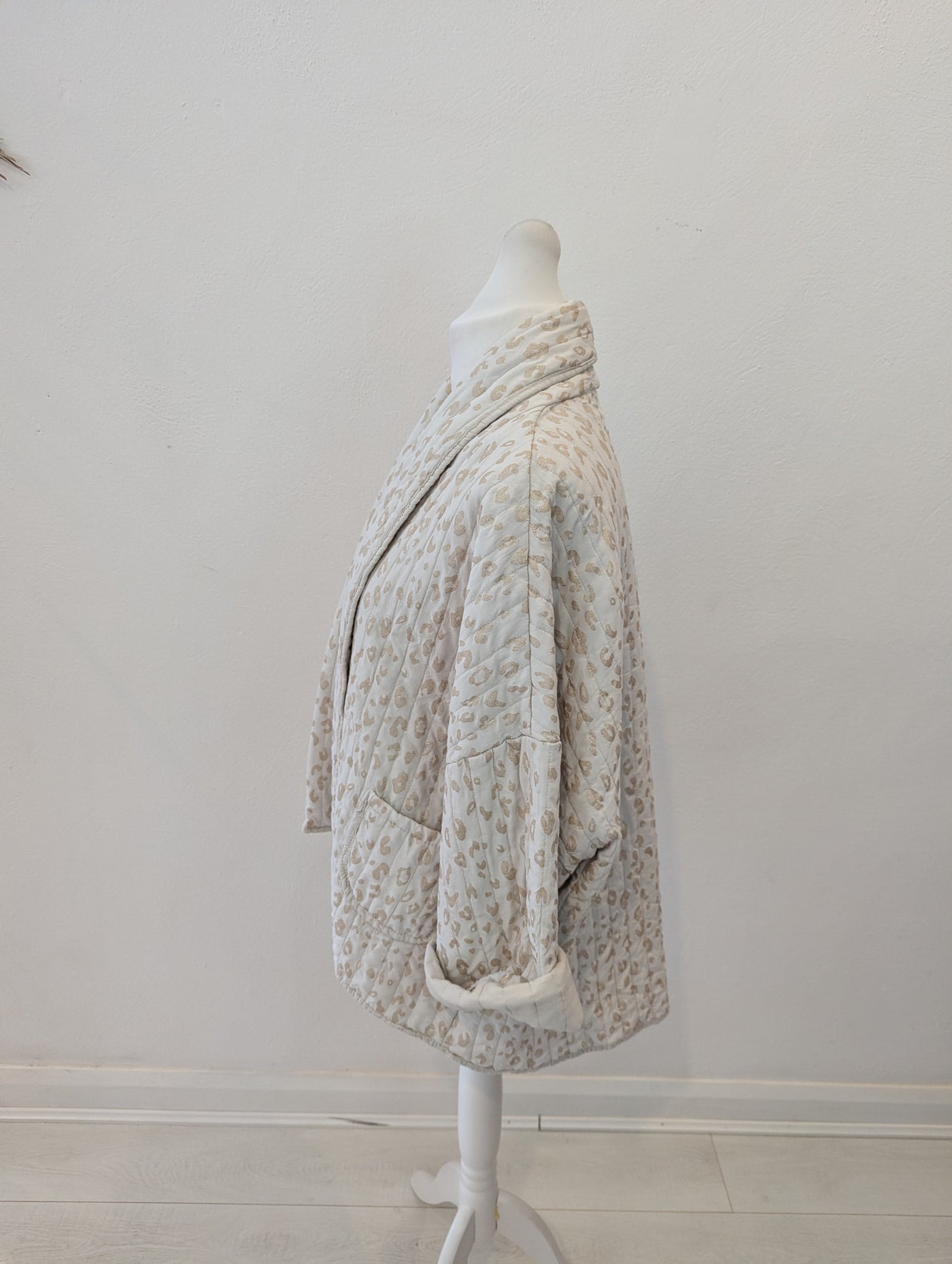 Style Hax cream animal print jacket One Size