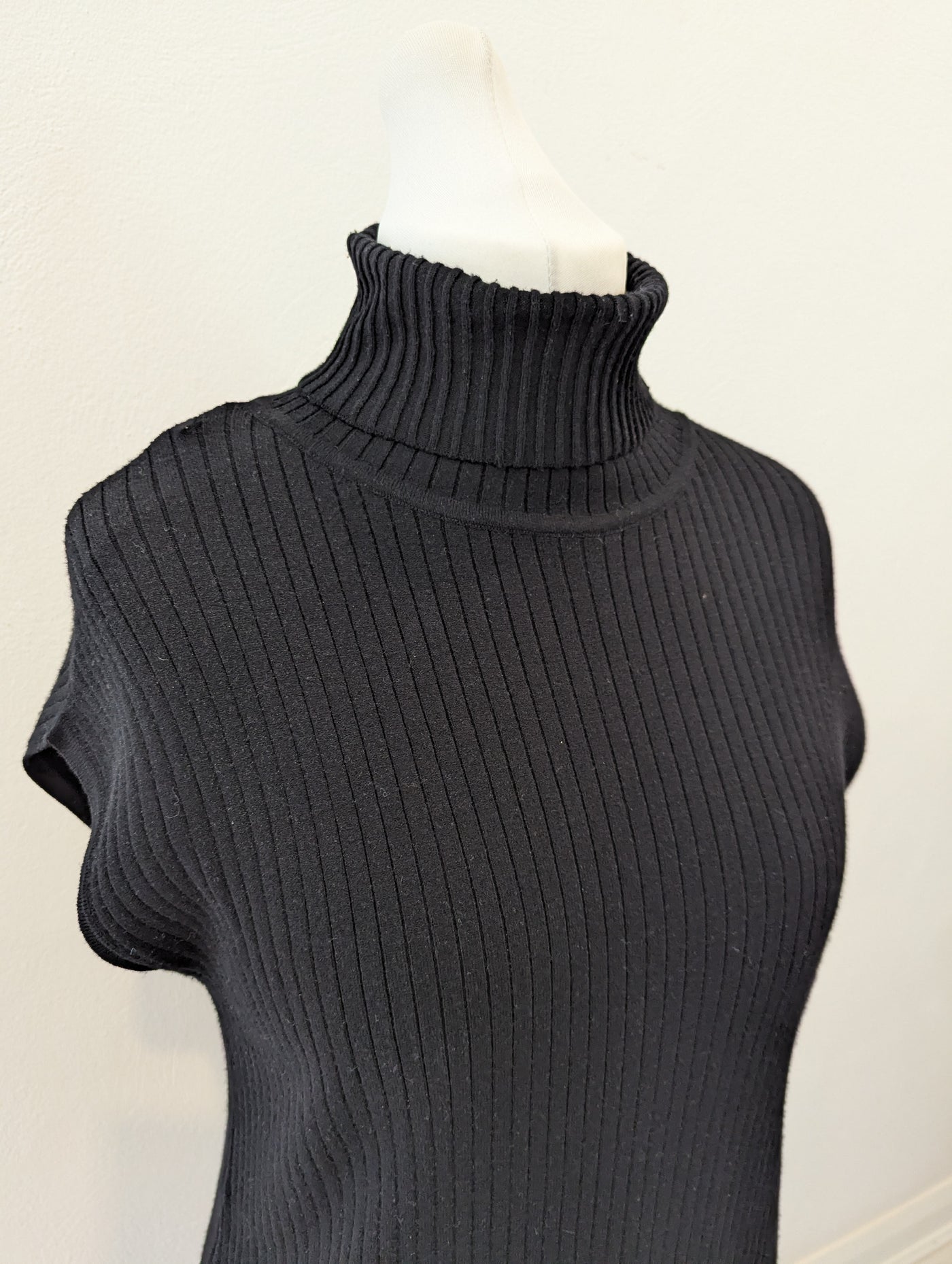 Sarah Pacini Black Long Line Polo Neck Medium