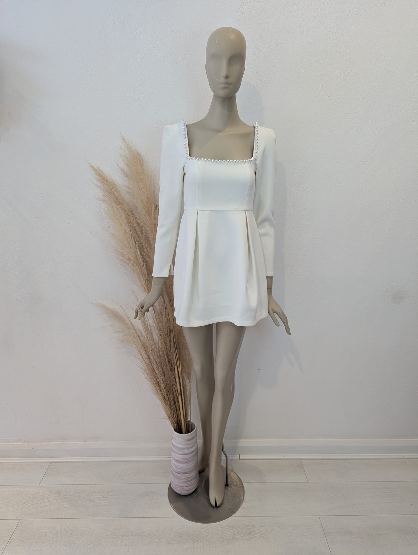 Odd Muse White pearl dress XS