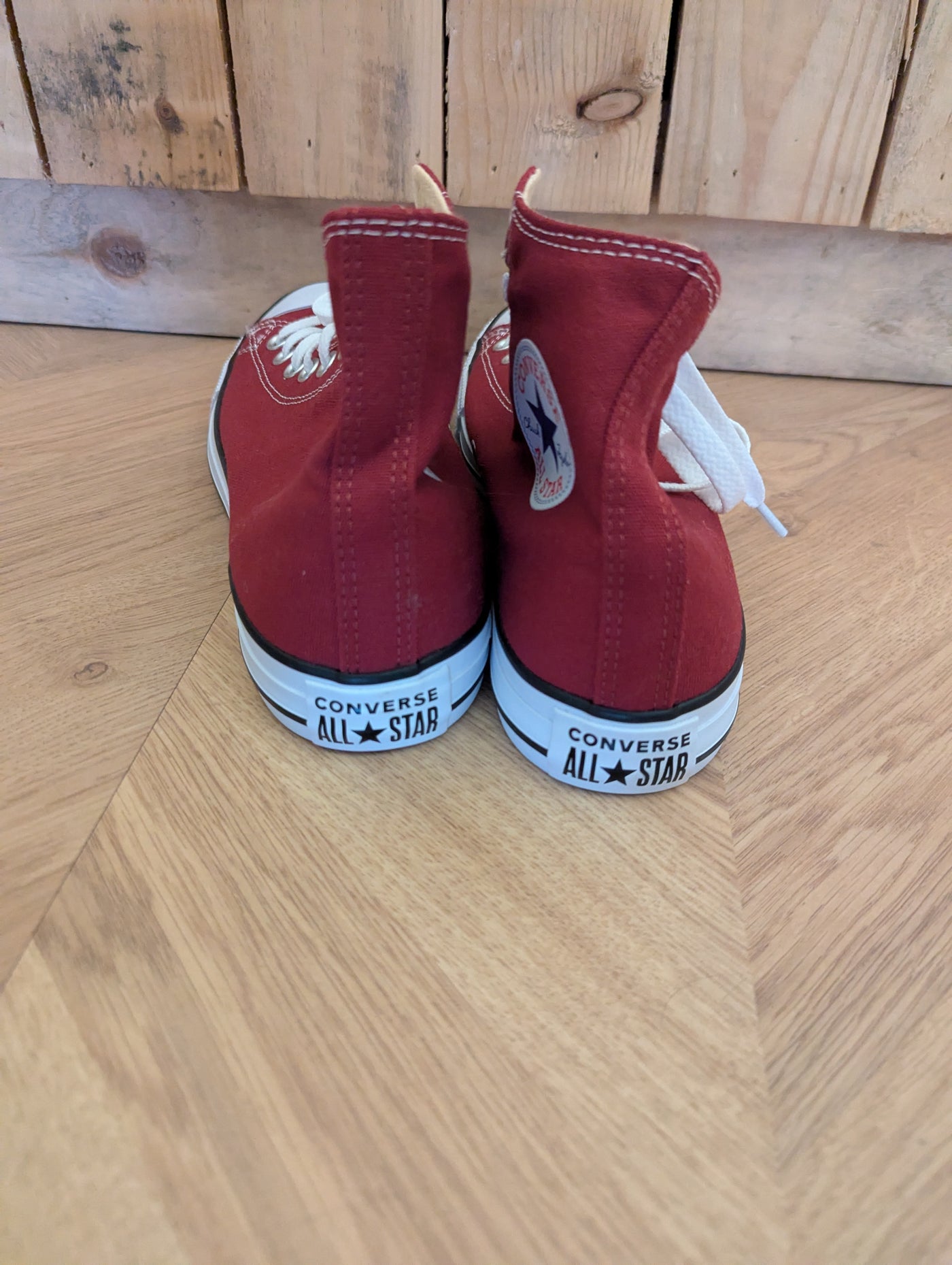 Converse Wine Size 8