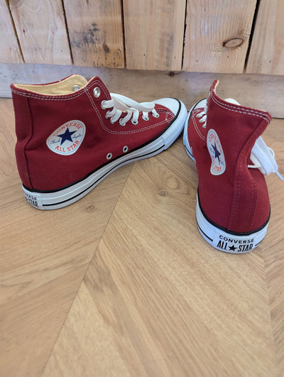 Converse Wine Size 8