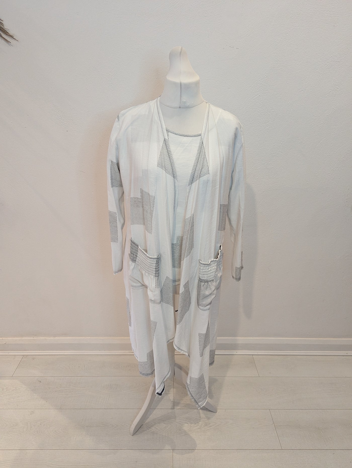 My Soul White/Black Two Piece Top/Jacket Medium