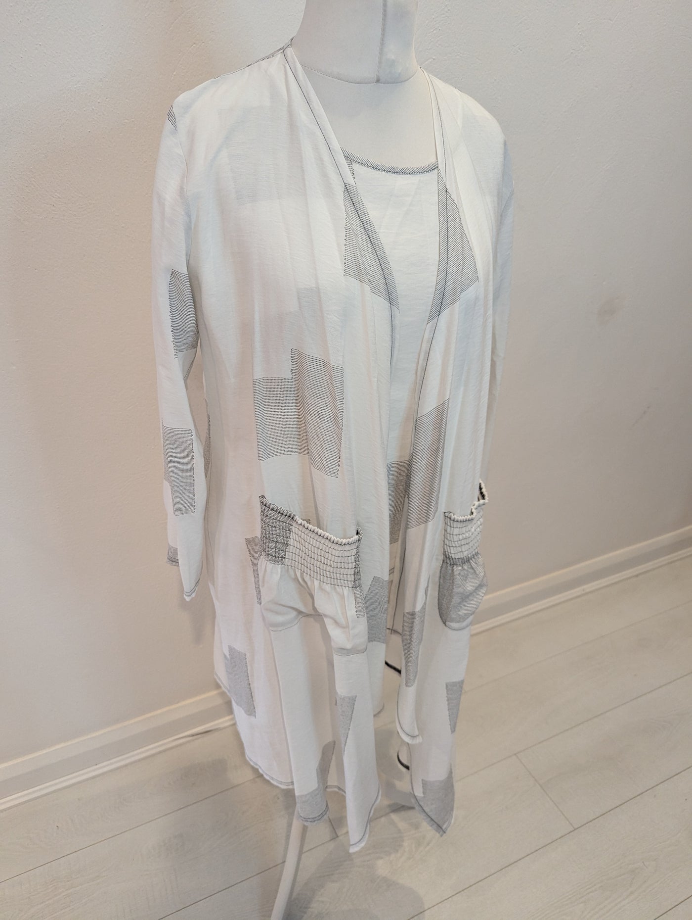 My Soul White/Black Two Piece Top/Jacket Medium