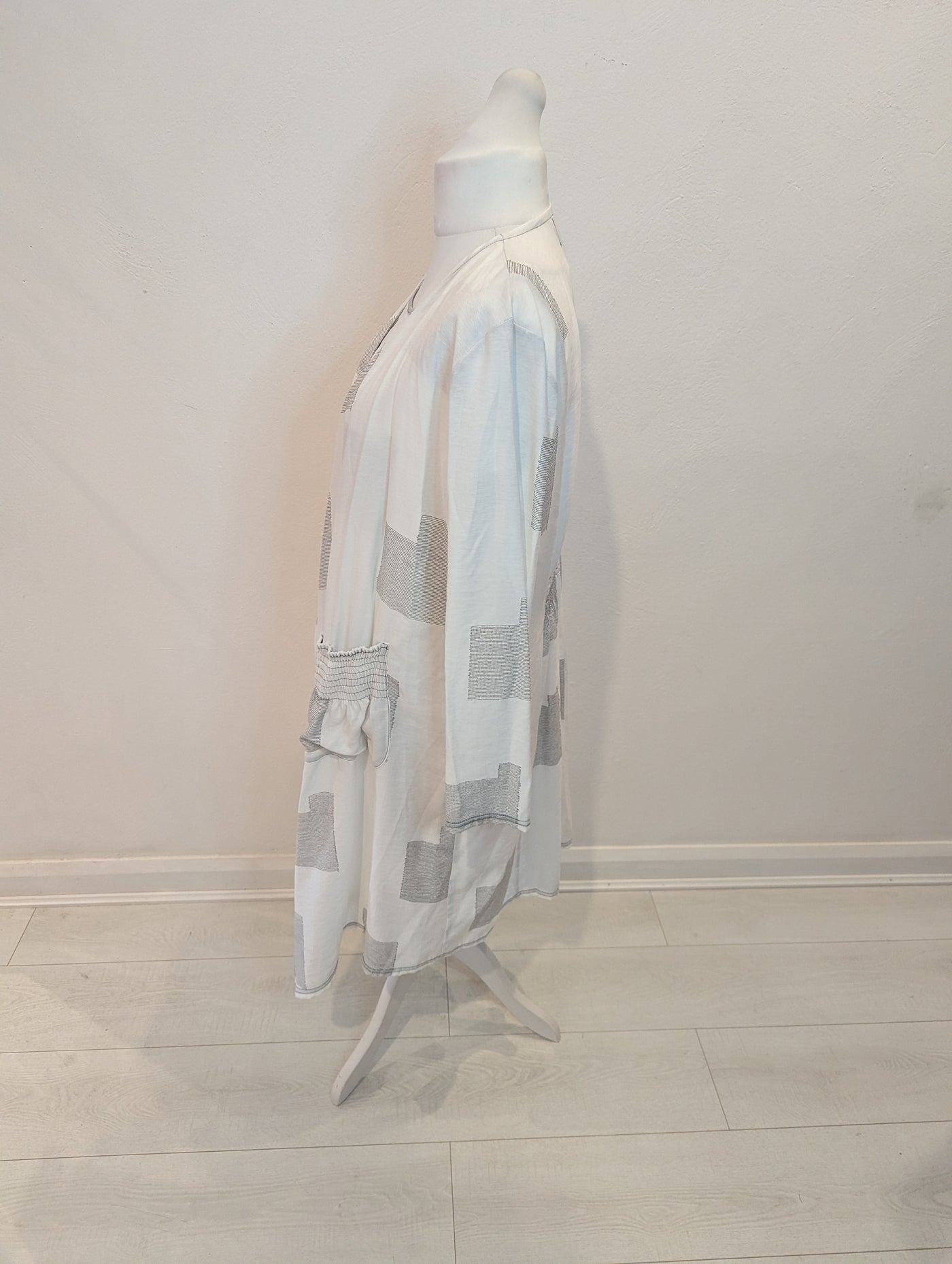 My Soul White/Black Two Piece Top/Jacket Medium