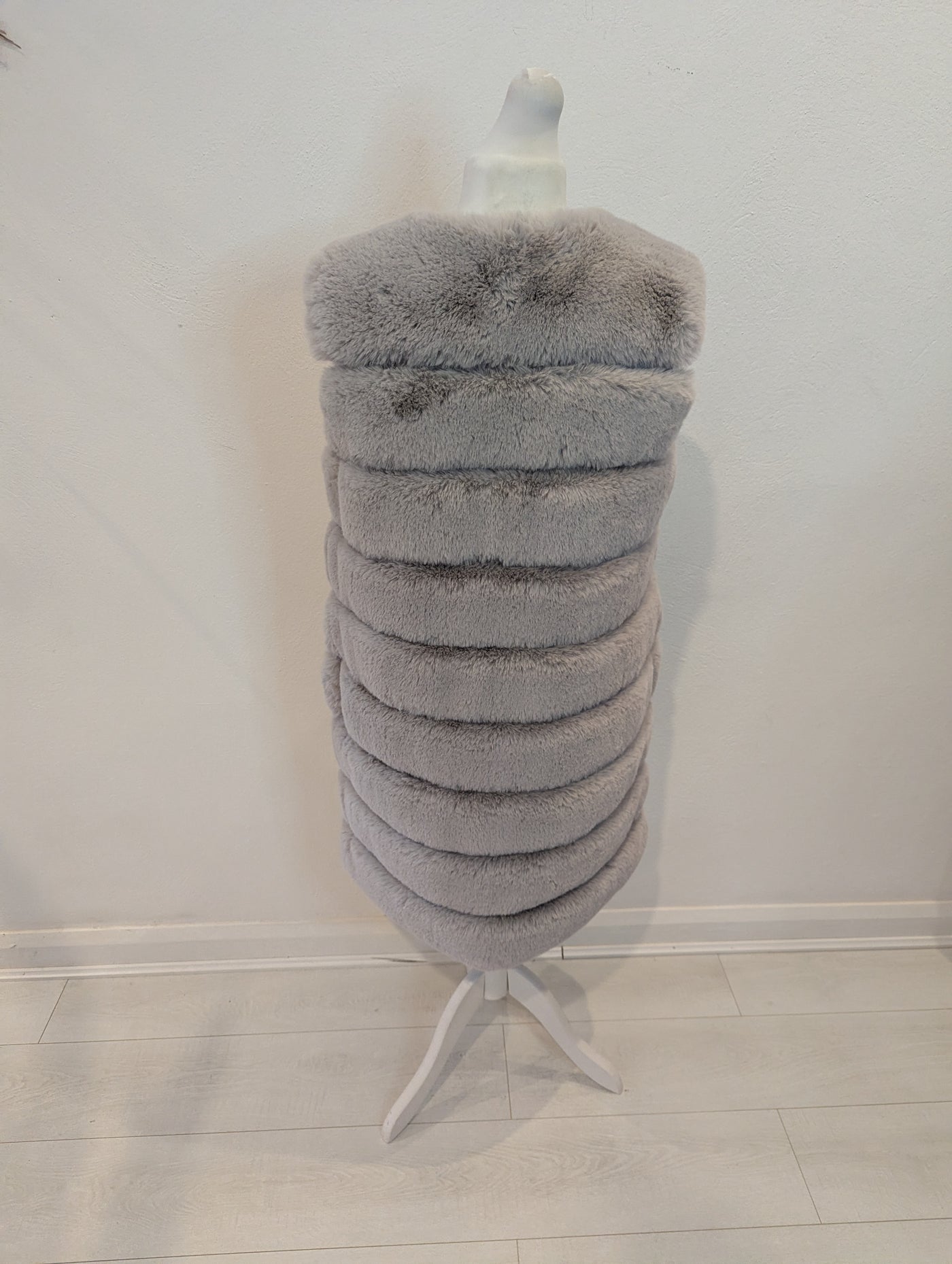 Jayley Grey Faux Fur Gilet S NWT