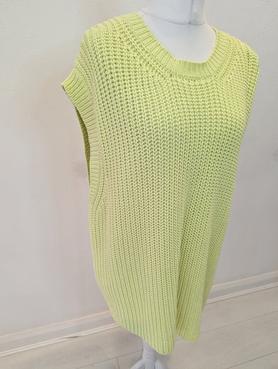 Zara Green Knitted Vest L